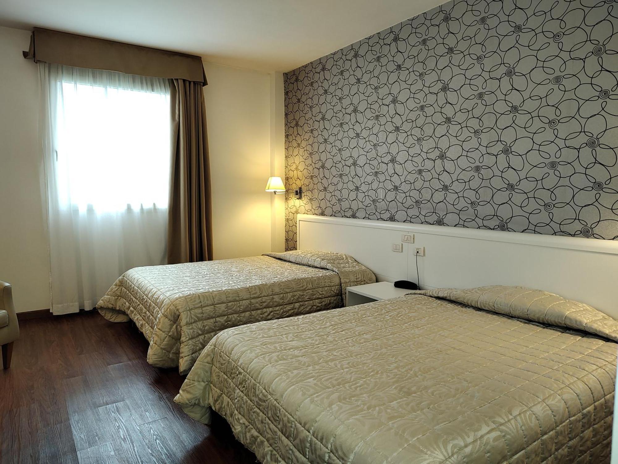 Hotel Datini Prato  Exteriör bild